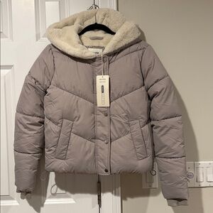 Hollister Ultimate Puffer Collection NWT Sz XS